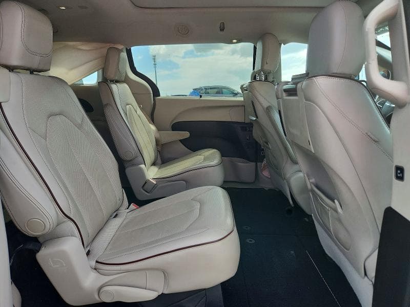 2017 CHRYSLER PACIFICA LIMITED 11