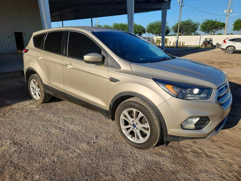 2017 FORD ESCAPE SE 4