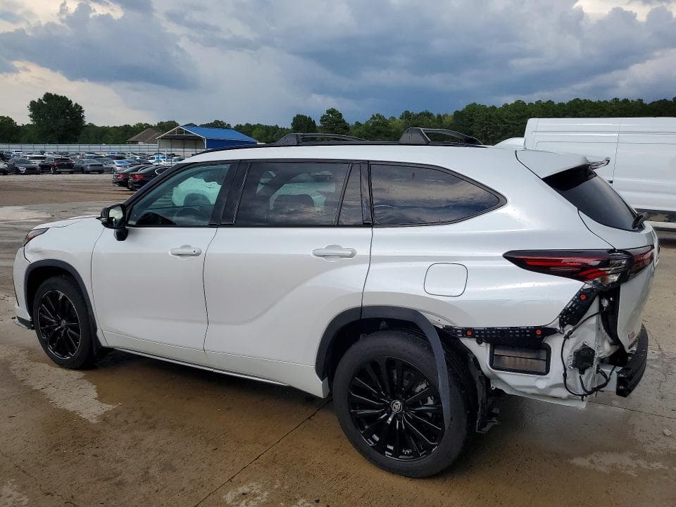 2024 TOYOTA HIGHLANDER XSE 2