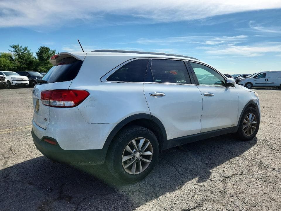 2017 KIA SORENTO LX 3