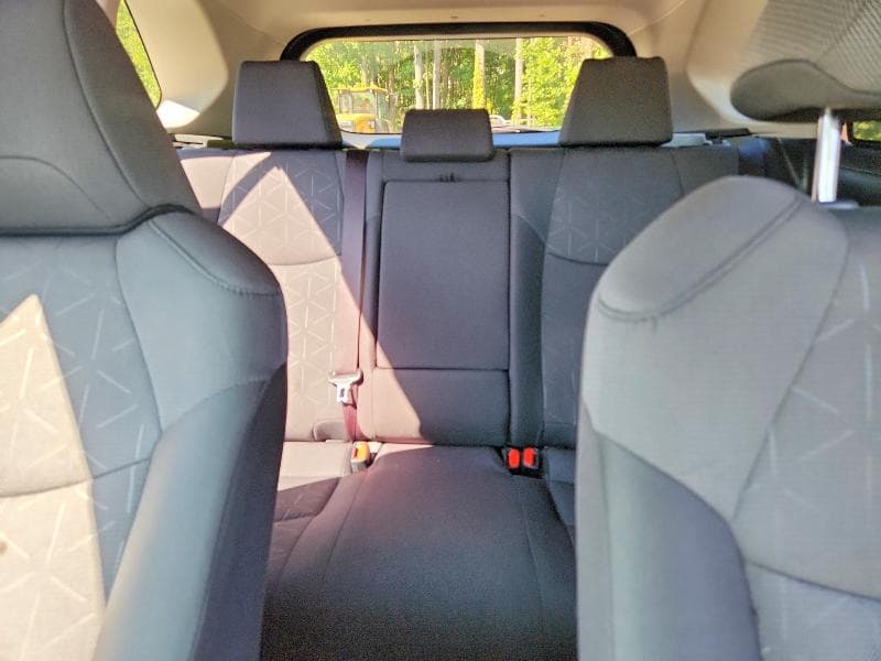 2019 TOYOTA RAV4 XLE 10