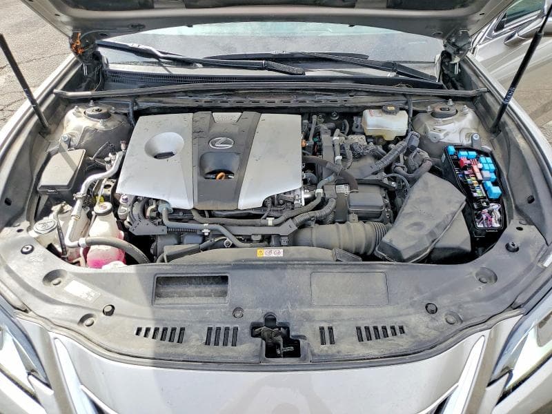 2021 LEXUS ES 300H 11