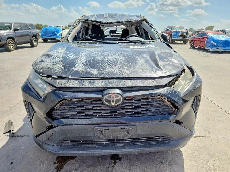 2019 TOYOTA RAV4 LE 5