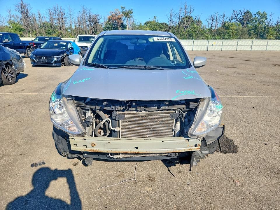 2019 NISSAN VERSA SV 5