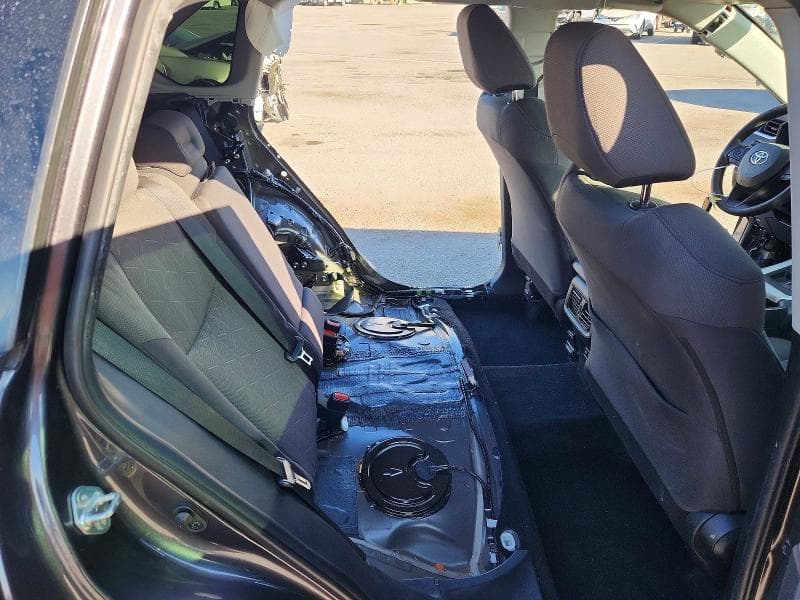 2019 TOYOTA RAV4 XLE 10