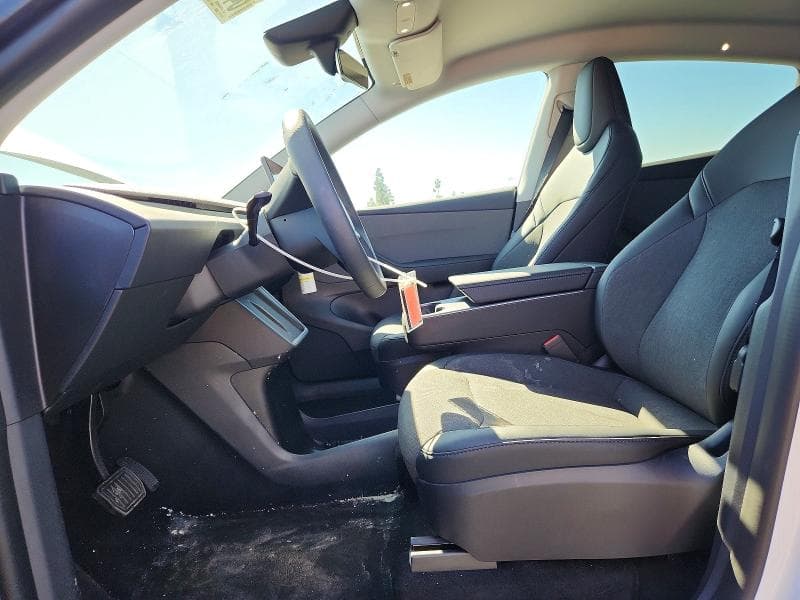 2026 TESLA MODEL Y 7