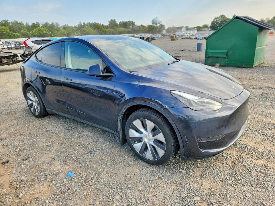 2024 TESLA MODEL Y 4