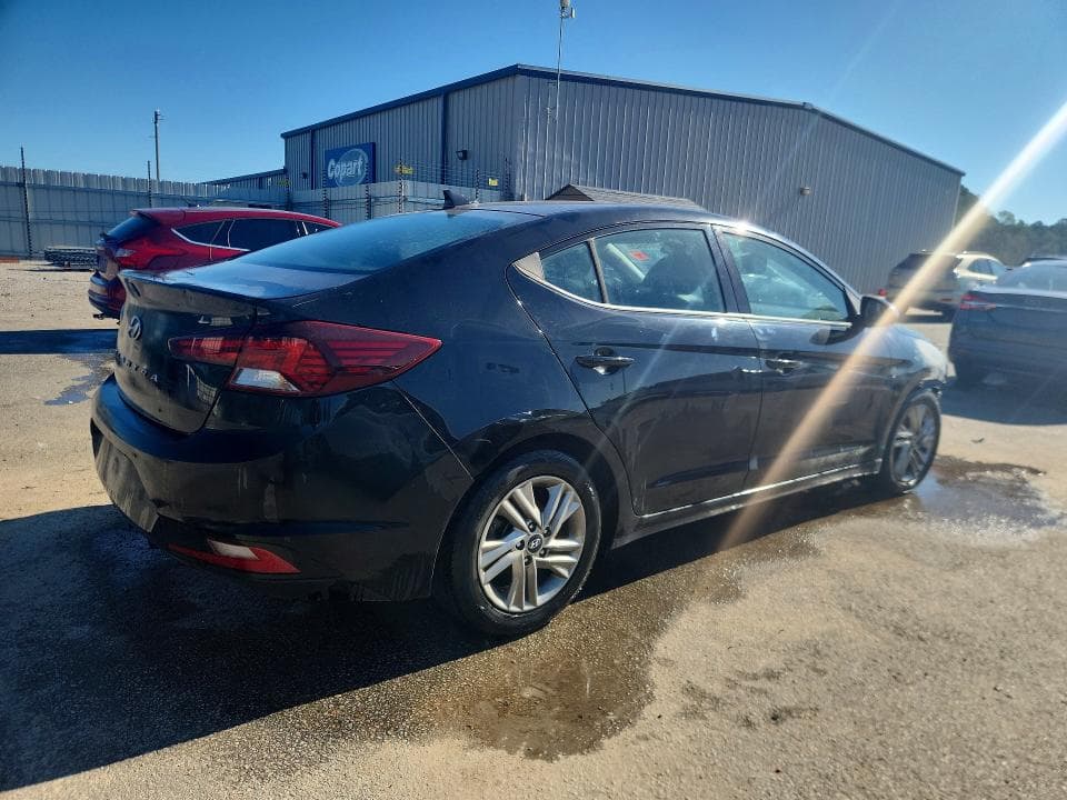 2020 HYUNDAI ELANTRA SEL 3