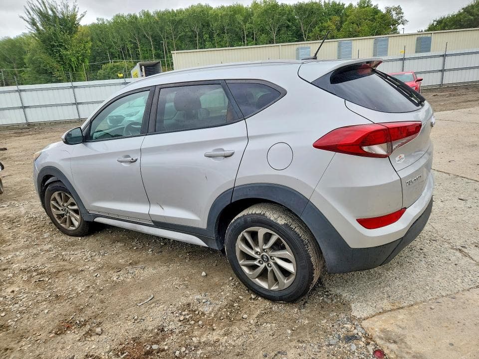 2017 HYUNDAI TUCSON SE 2