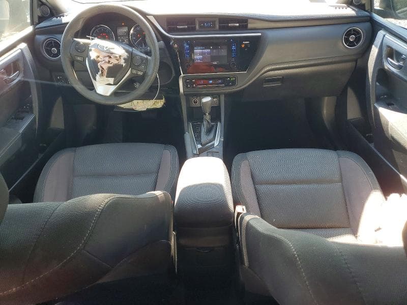2017 TOYOTA COROLLA LE 8