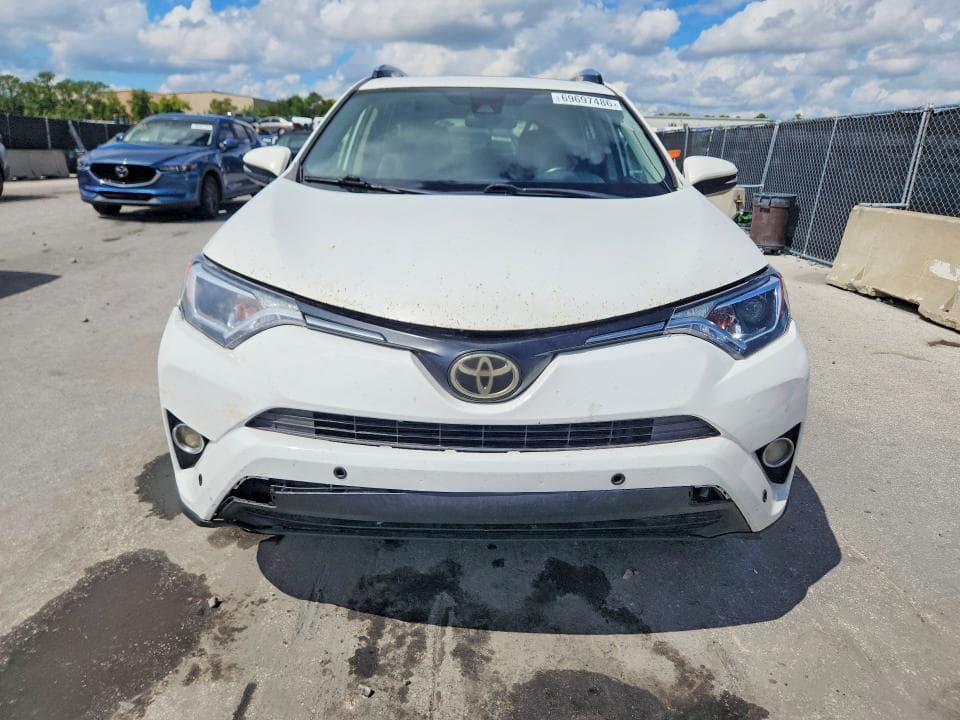 2017 TOYOTA RAV4 XLE 5