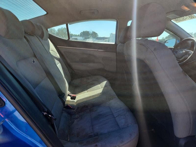 2017 HYUNDAI ELANTRA SE 10