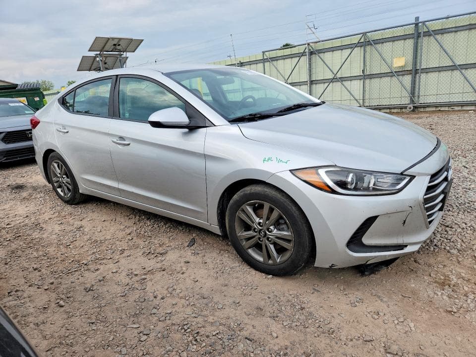 2017 HYUNDAI ELANTRA SE 4