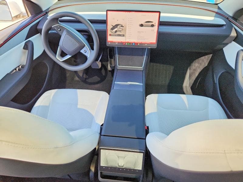 2026 TESLA MODEL Y 8