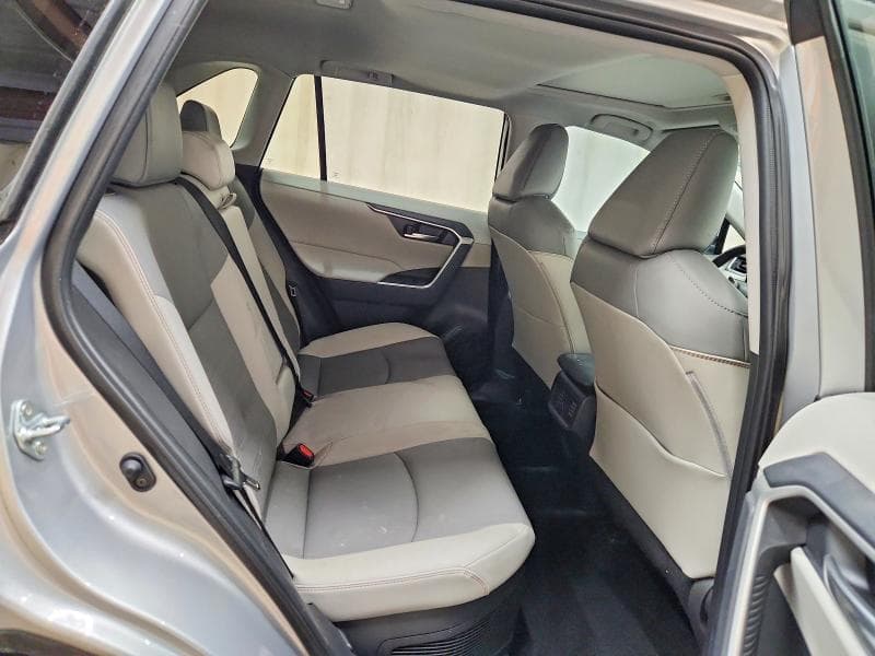 2024 TOYOTA RAV4 XLE PREMIUM 11