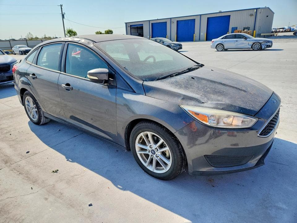 2017 FORD FOCUS SE 4