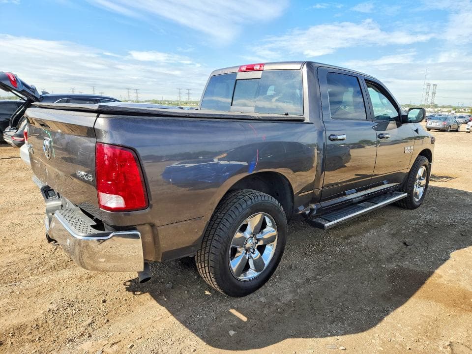 2018 RAM 1500 SLT 3