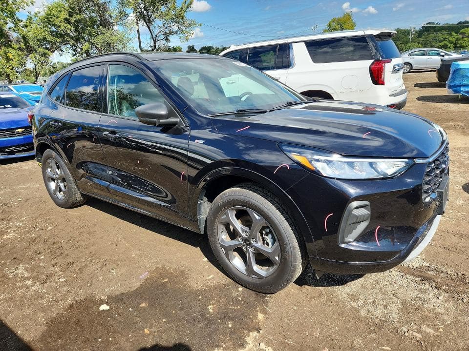 2024 FORD ESCAPE ST LINE 4