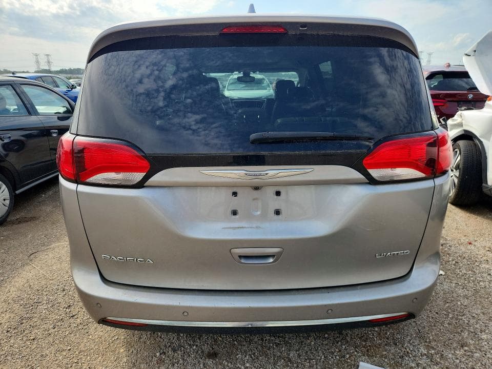 2017 CHRYSLER PACIFICA LIMITED 6