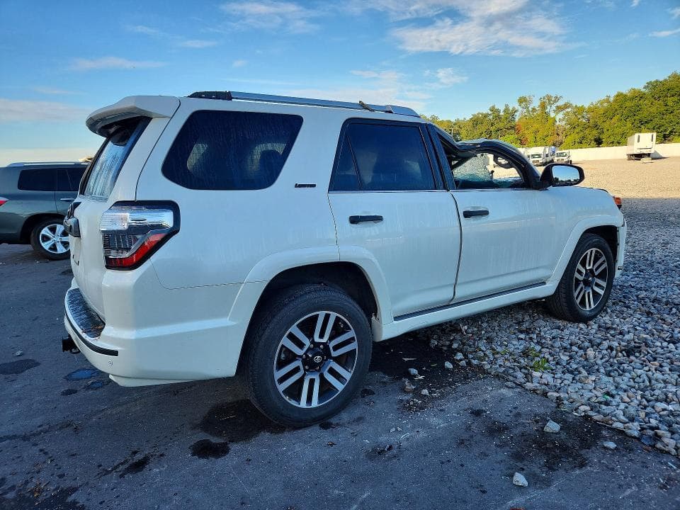2020 TOYOTA 4RUNNER LIMITED 3