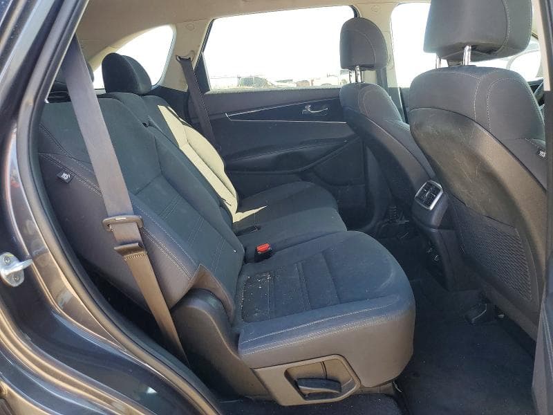 2017 KIA SORENTO LX 10