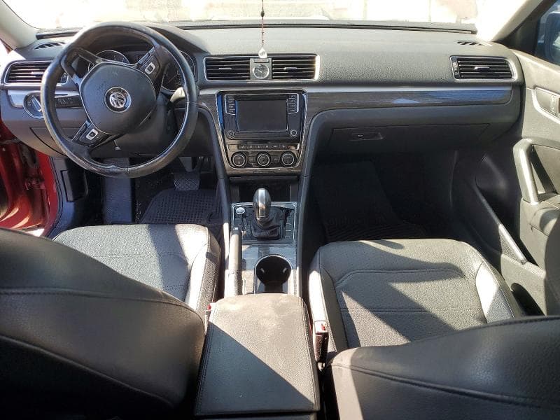 2017 VOLKSWAGEN PASSAT SE 8