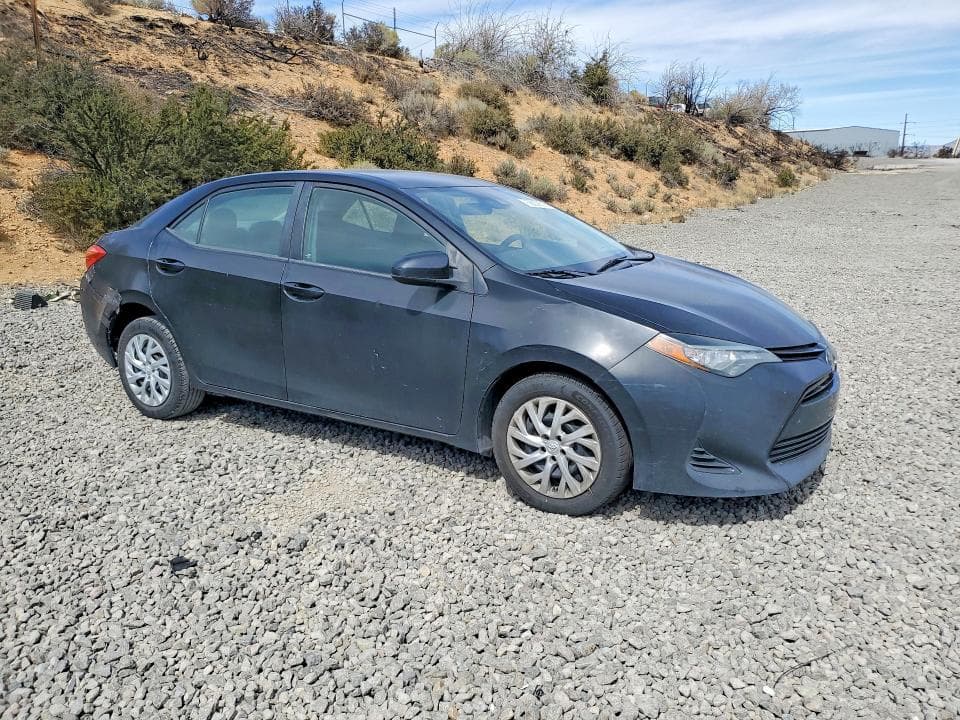2017 TOYOTA COROLLA LE 4
