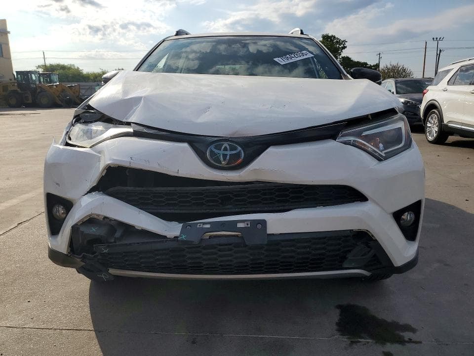 2017 TOYOTA RAV4 SE 5