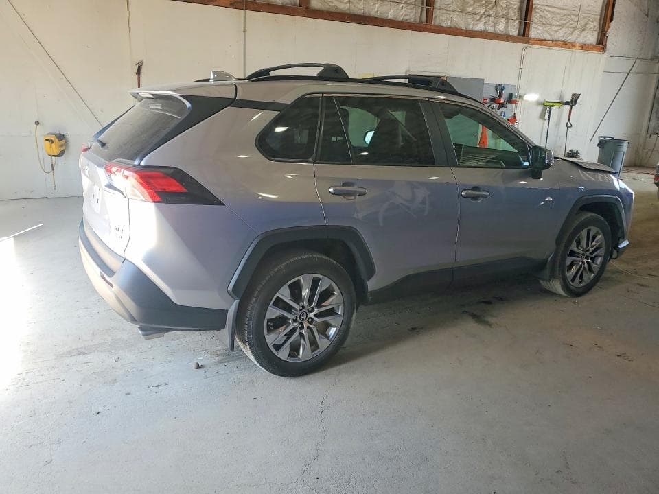 2021 TOYOTA RAV4 XLE PREMIUM 3