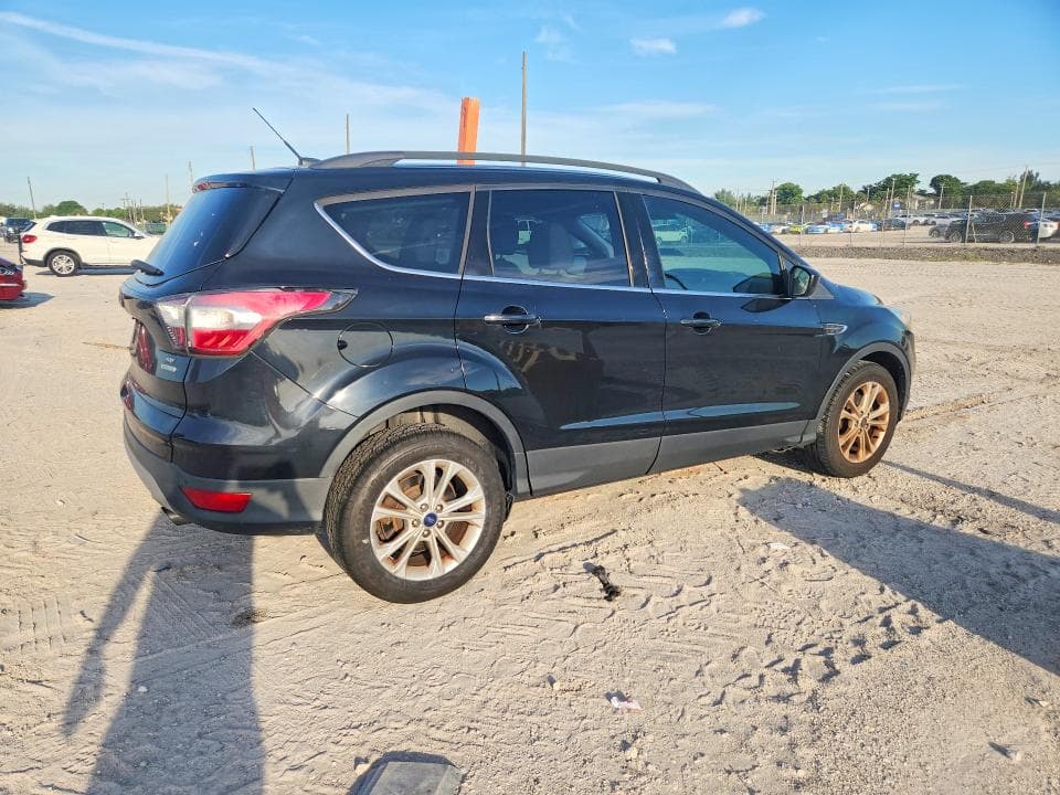 2017 FORD ESCAPE SE 3