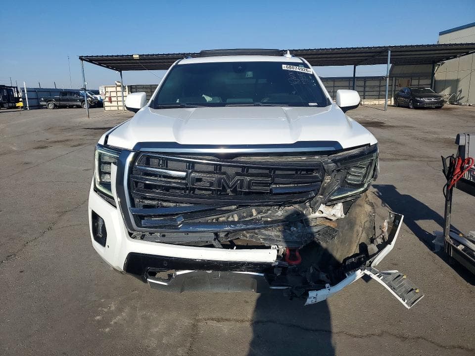 2021 GMC YUKON AT4 5
