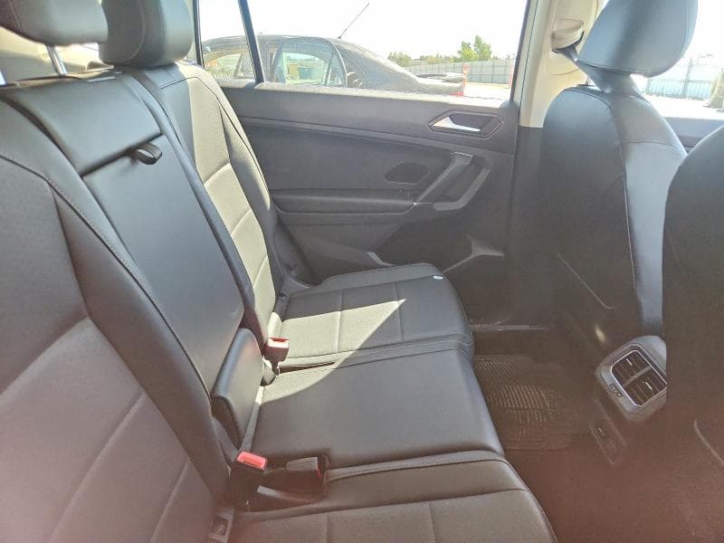 2018 VOLKSWAGEN TIGUAN SE 11