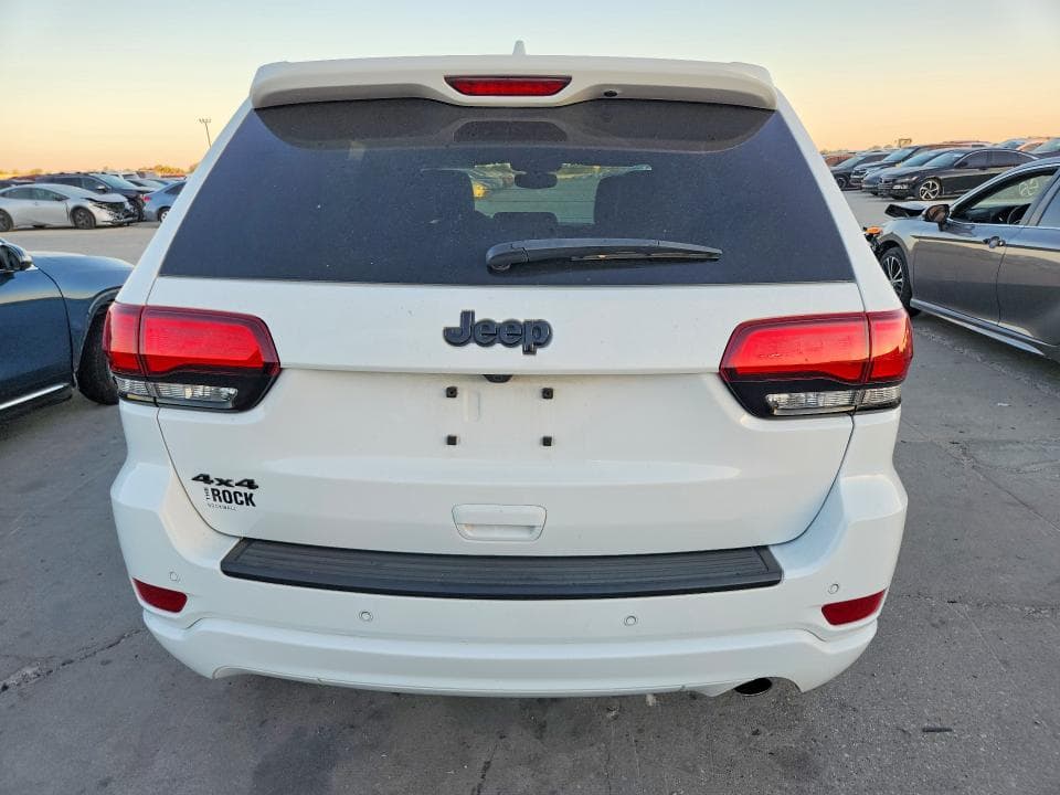 2020 JEEP GRAND CHEROKEE LAREDO 6