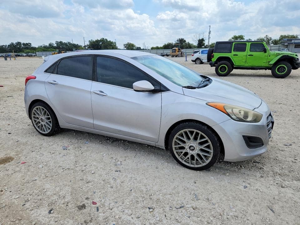 2017 HYUNDAI ELANTRA GT BASE 4