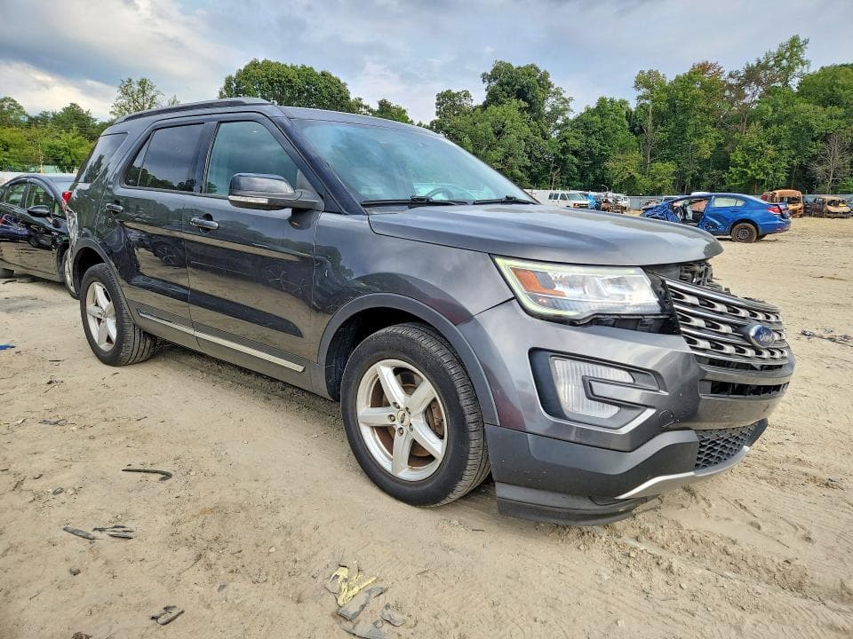2017 FORD EXPLORER XLT 4