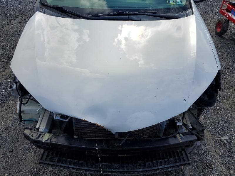 2018 TOYOTA COROLLA SE 11