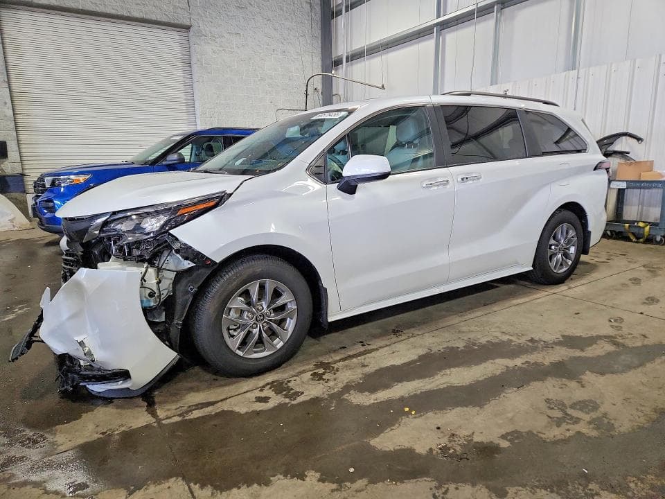 2026 TOYOTA SIENNA XLE 7-PASSENGER