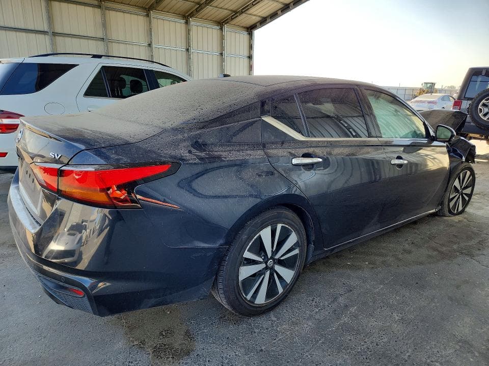 2019 NISSAN ALTIMA SV 3