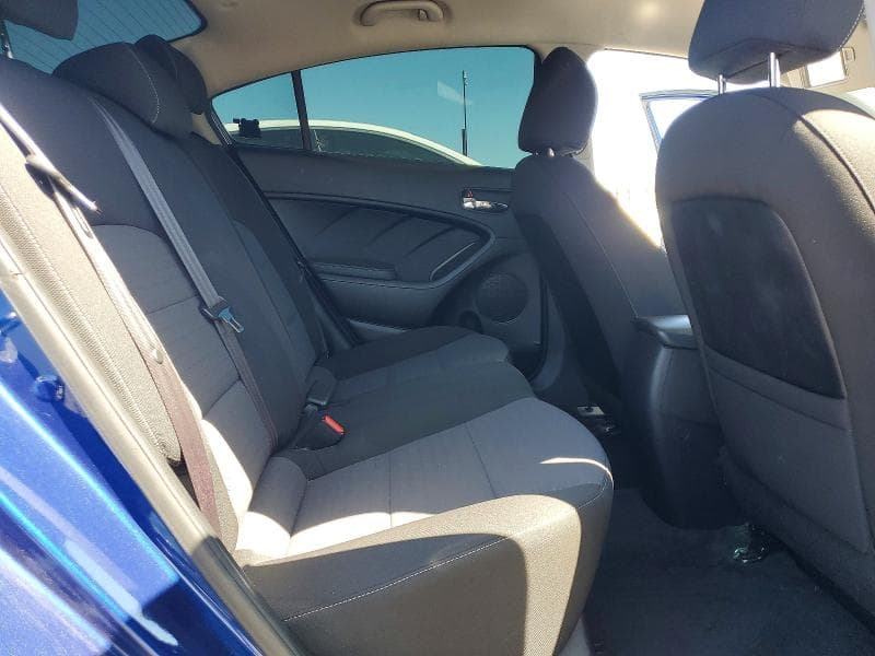 2017 KIA FORTE S 10