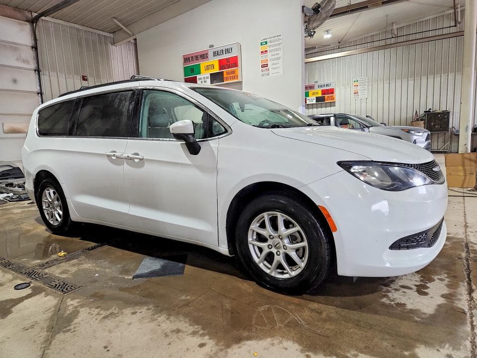 2021 CHRYSLER VOYAGER LXI 4