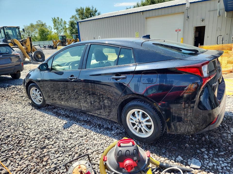 2021 TOYOTA PRIUS LE 2