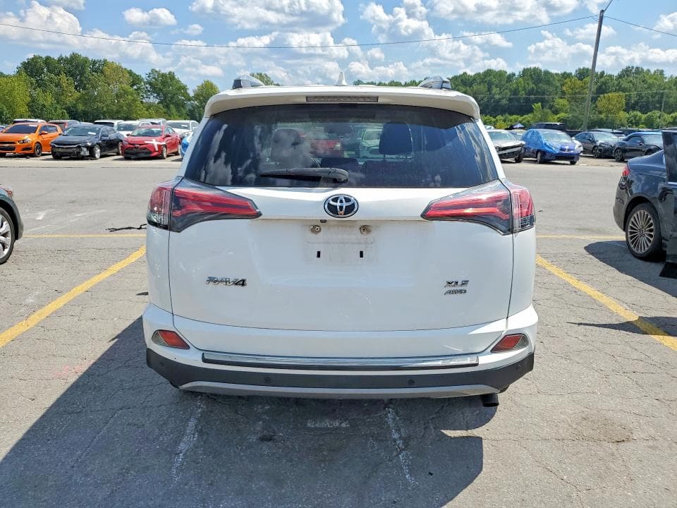 2017 TOYOTA RAV4 XLE 6