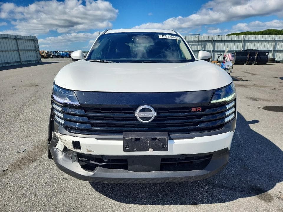 2025 NISSAN KICKS SR 5