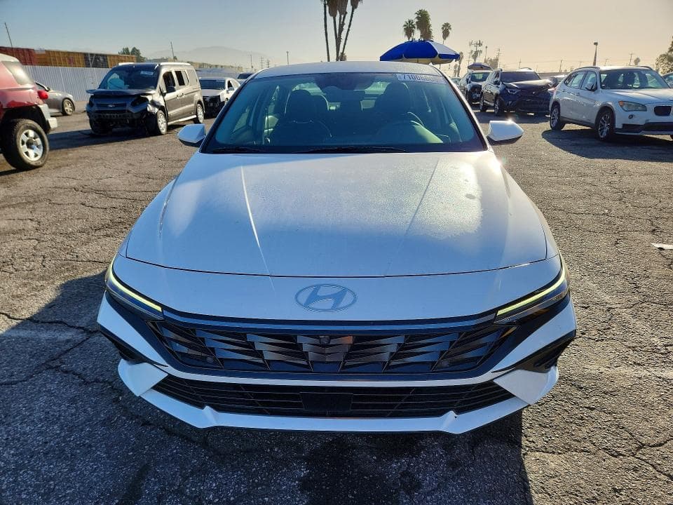2024 HYUNDAI ELANTRA SEL 5