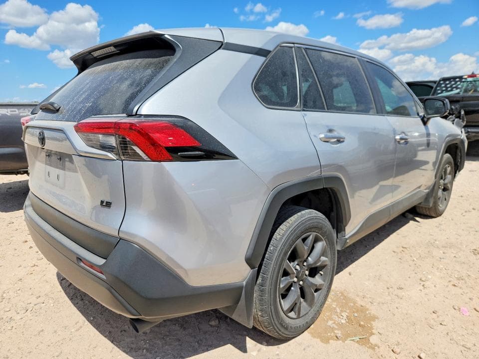 2022 TOYOTA RAV4 LE 3