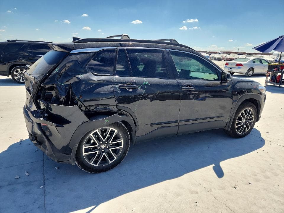 2026 TOYOTA COROLLA CROSS XLE 3