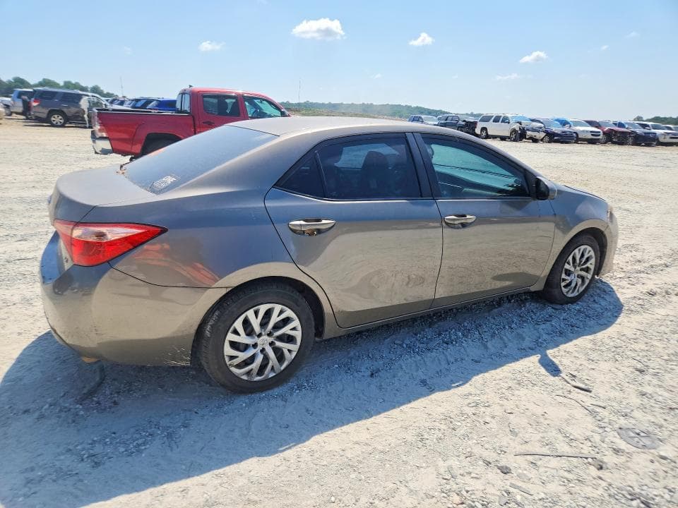 2017 TOYOTA COROLLA LE 3