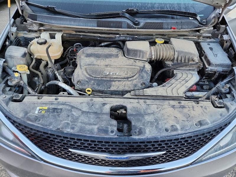 2019 CHRYSLER PACIFICA TOURING L 12
