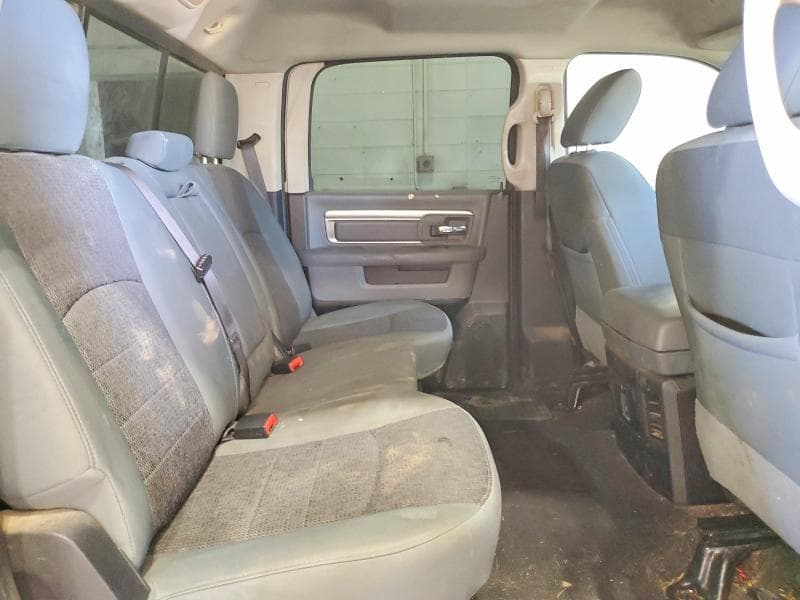 2019 RAM 1500 CLASSIC SLT 10