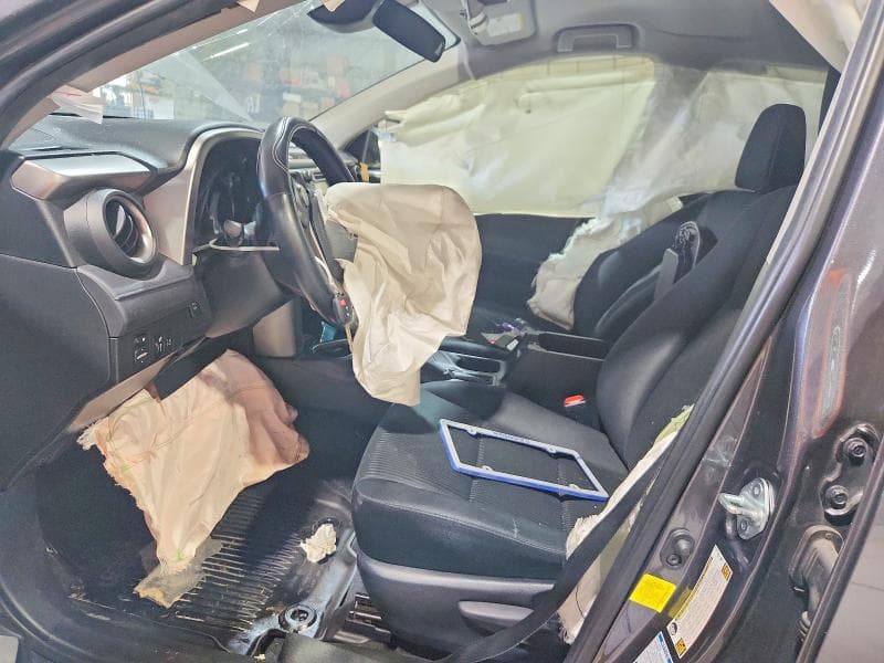 2017 TOYOTA RAV4 LE 7